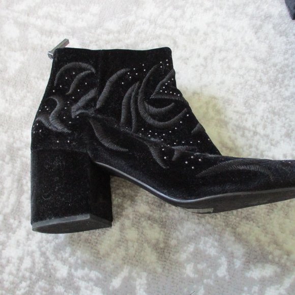 Dolce Vita Shoes - Dolce Vita Black Velvet Boots Size 9